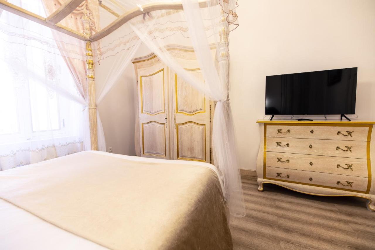 Chambre A Baldaquin Maison De L'Eglise Du Couvent Narbonne Eksteriør bilde